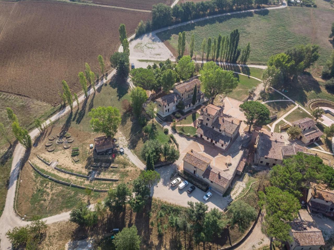 מונטונה Gh Borgo Pulciano Agriturismo מראה חיצוני תמונה